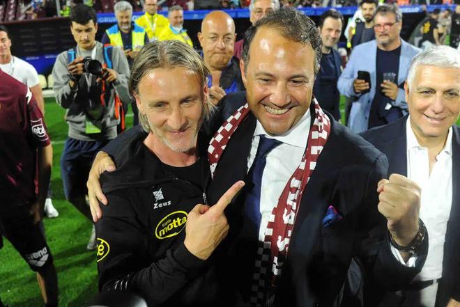 在主教练的 在主教练的