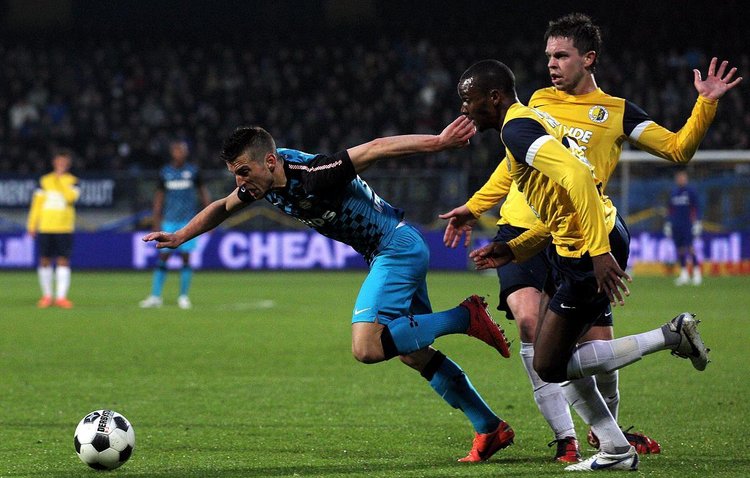 闯入决赛 闯入决赛