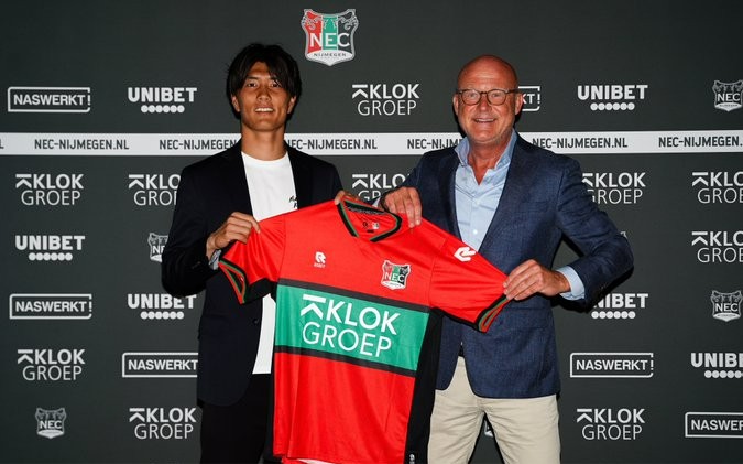 转会策略中 转会策略中