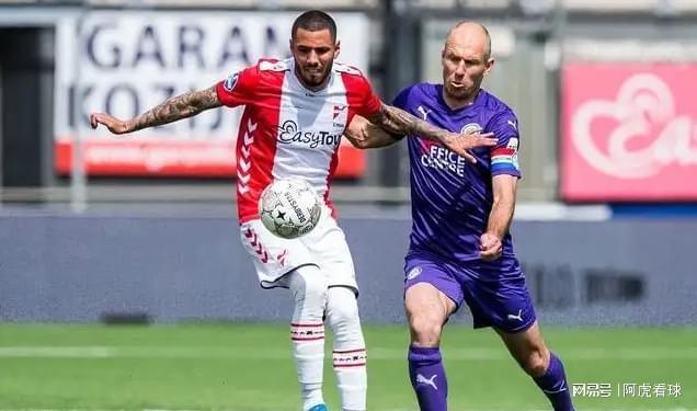 俱乐部采用 俱乐部采用